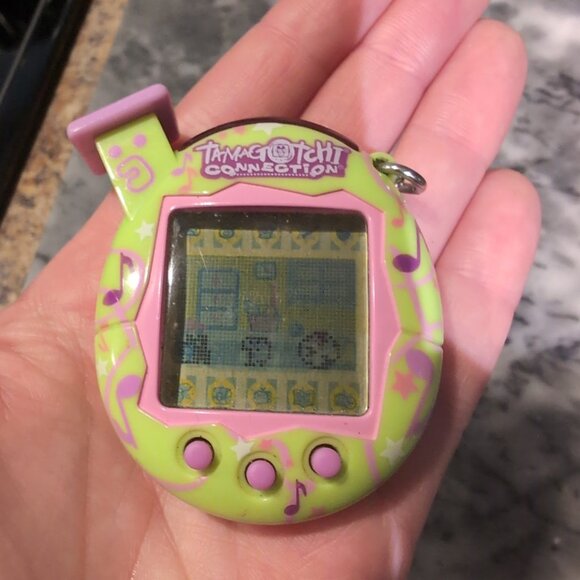 Rare 2004 Tamagotchi Connection V5 Familitchi Tama House Music Note Green & Pink - Picture 2 of 5